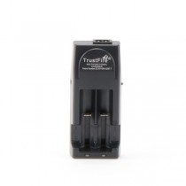 Електронска цигара Делови  Trustfire полнач за 18650 батерии.